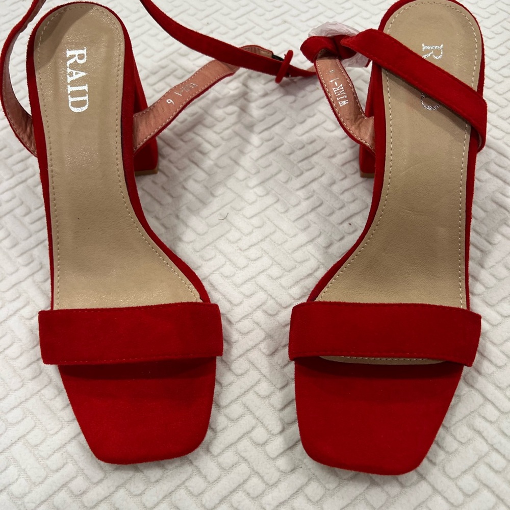 ❗️DONATING SOON - LAST CHANCE ❗️ Women's Sandal Heels - Raid